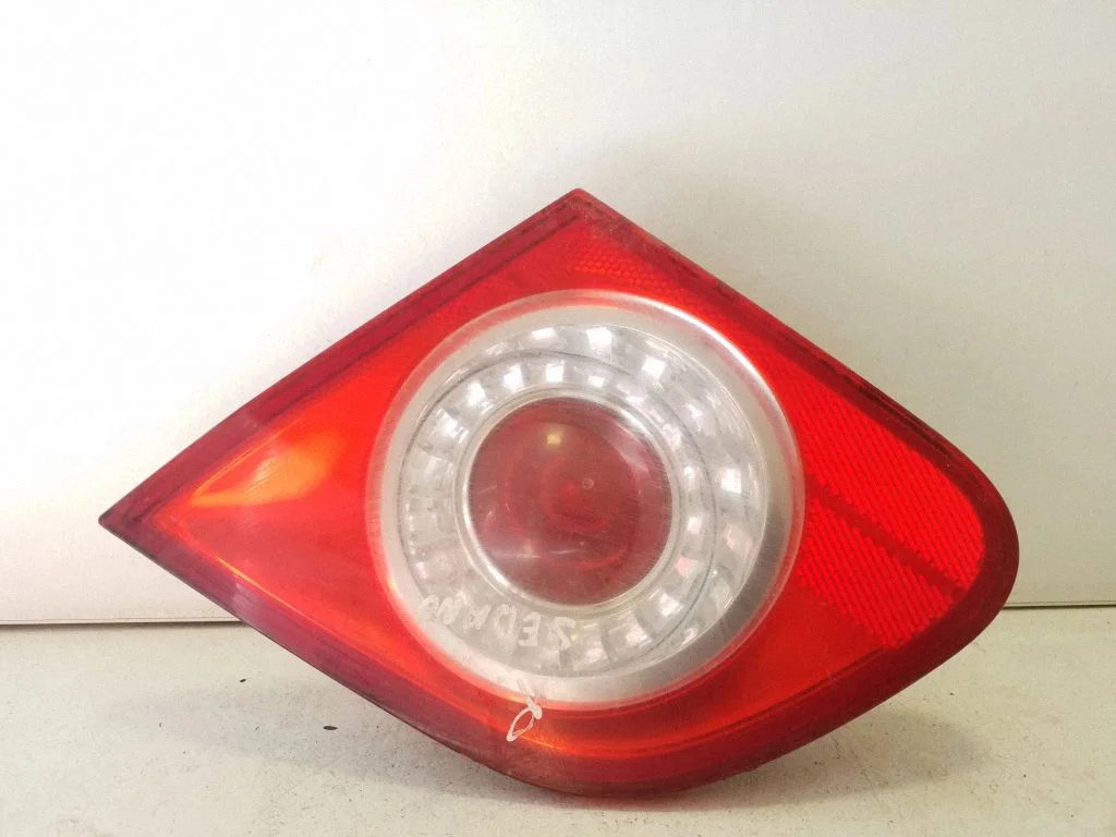 Tailgate rear/tail lights 273002 – Volkswagen Passat B6 (2005-2010)
