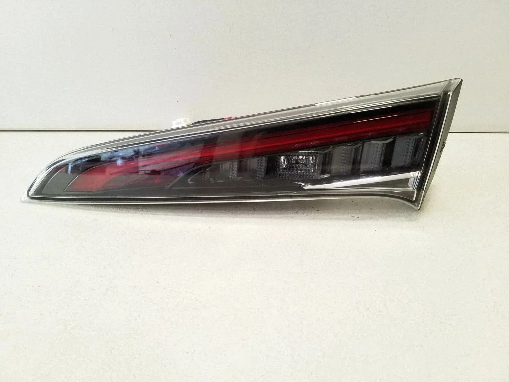 Tailgate rear/tail lights KOITO02429