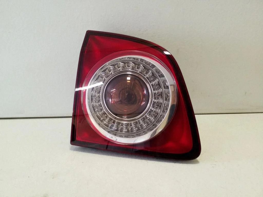 Tailgate rear/tail lights 5M0945093S