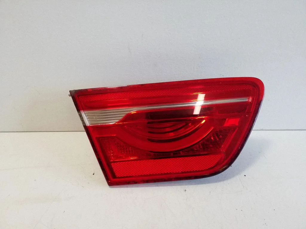 Tailgate rear/tail lights 5HK266SAE