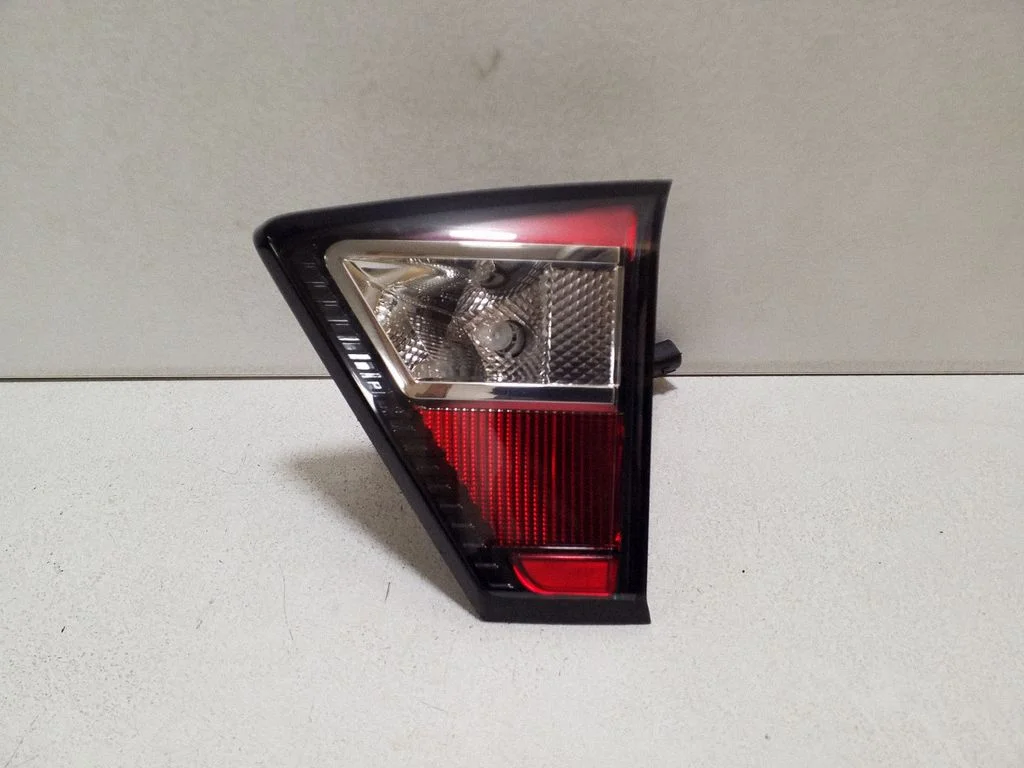 Lampa tylna w klapie – Ford Kuga II (2013-2019)