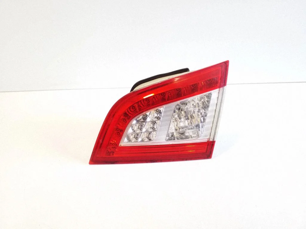 Lampa tylna w klapie 9686780680