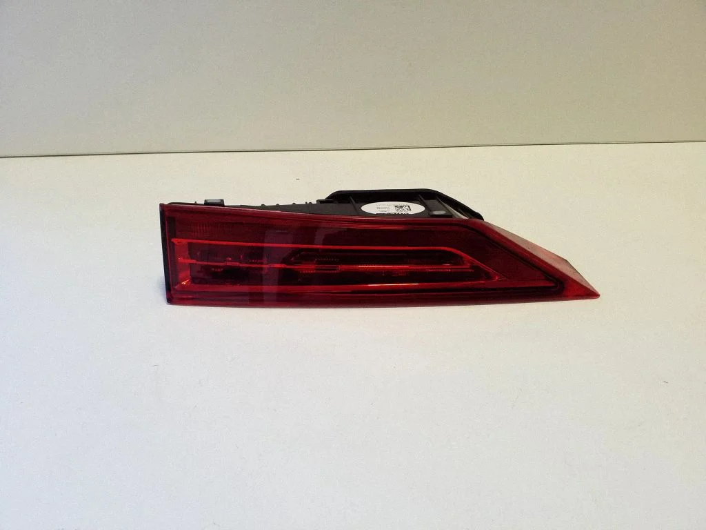 Tailgate rear/tail lights – Volvo XC60 (2017-)
