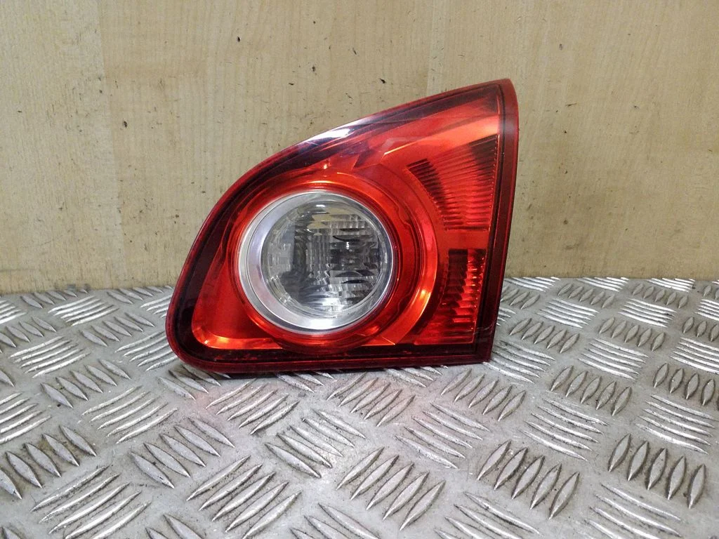 Tagatuli luugil 26550JD800 – Nissan Qashqai (2006-2010)