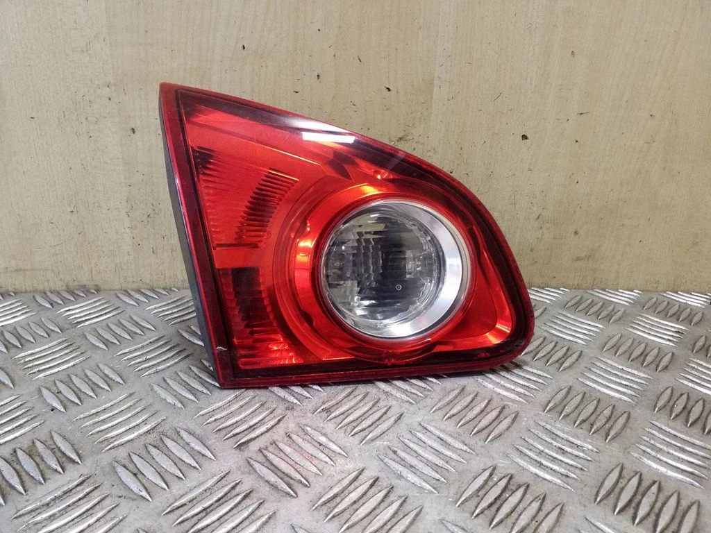 Tagatuli luugil 26555JD800 – Nissan Qashqai (2006-2010)