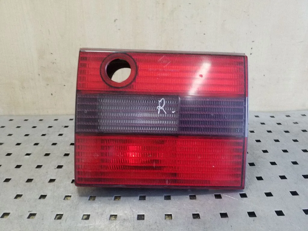 Tailgate rear/tail lights 3A9945108C – Volkswagen Passat B4 (1994-1996)