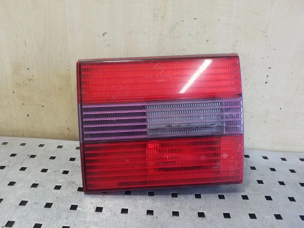 Tailgate rear/tail lights 3A9945107B – Volkswagen Passat B4 (1994-1996)
