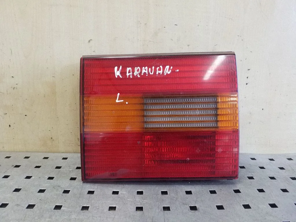 Tailgate rear/tail lights 3A9945187 – Volkswagen Passat B4 (1994-1996)