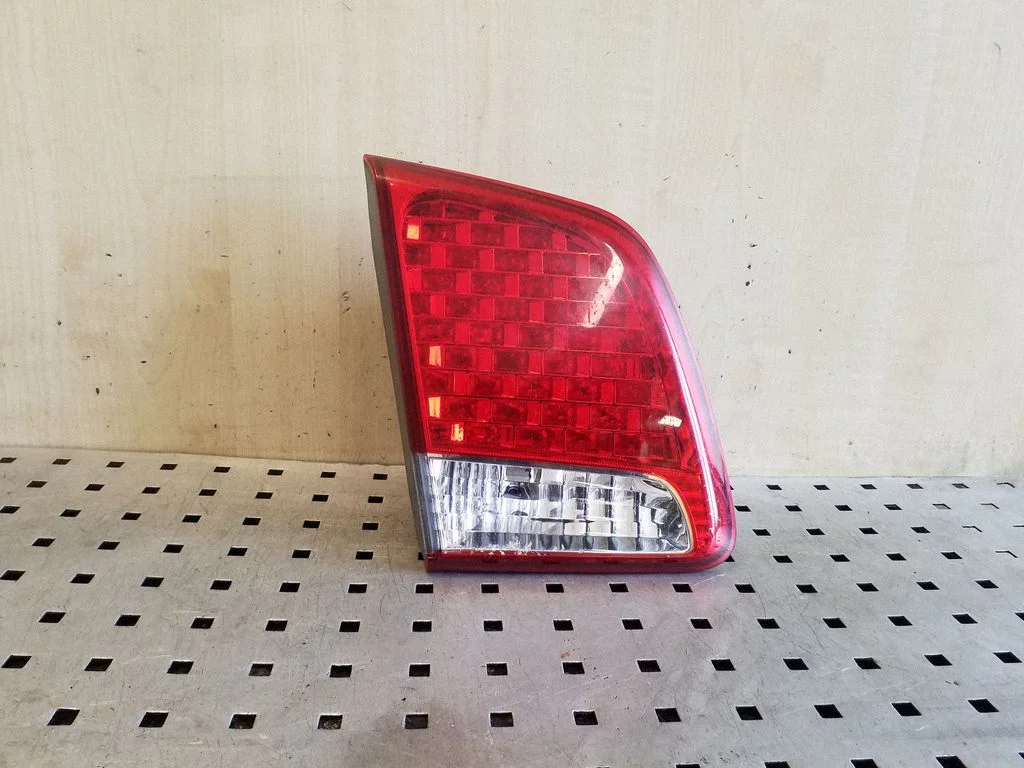 Lampa tylna w klapie – KIA Sorento (2010-2014)