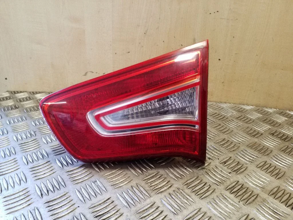 Tailgate rear/tail lights 924063W0