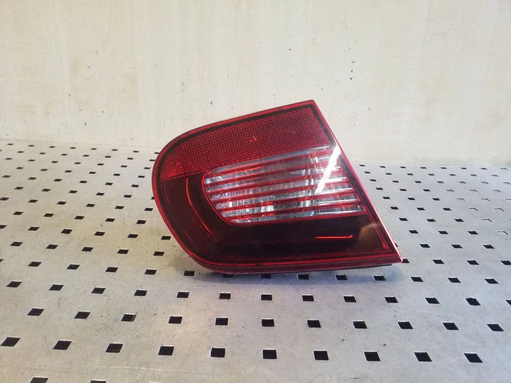 Tailgate rear/tail lights 1Q0945093C