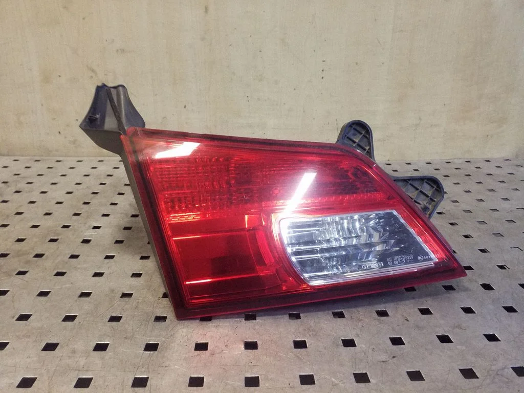 Tailgate rear/tail lights KOITO13220072