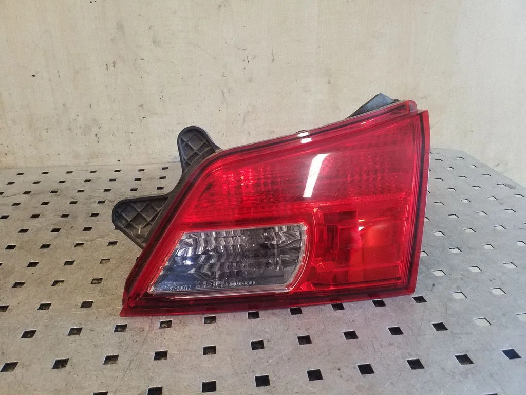 Tailgate rear/tail lights 13220072