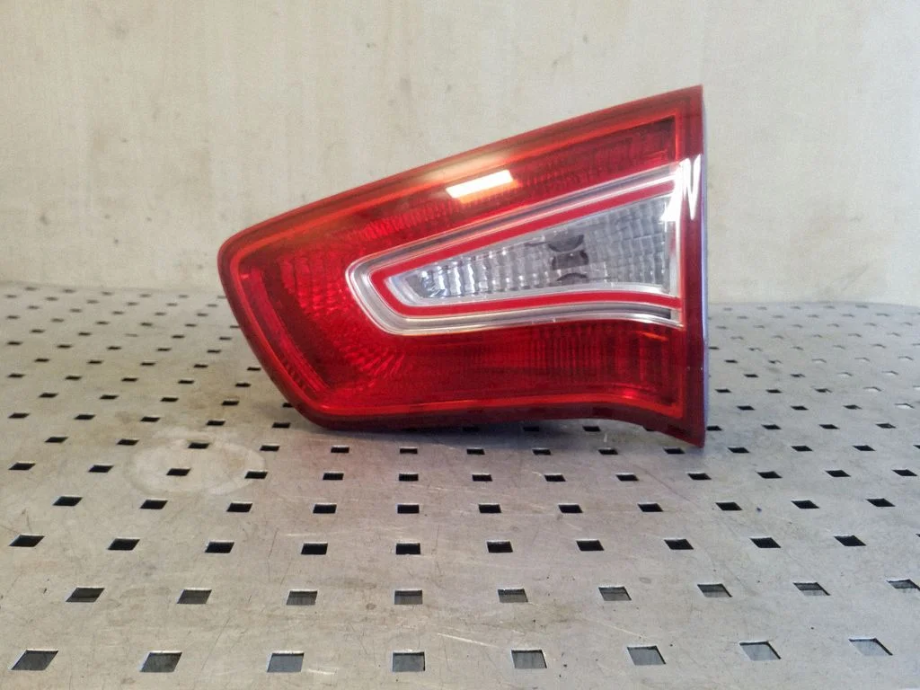 Tailgate rear/tail lights 924063W0