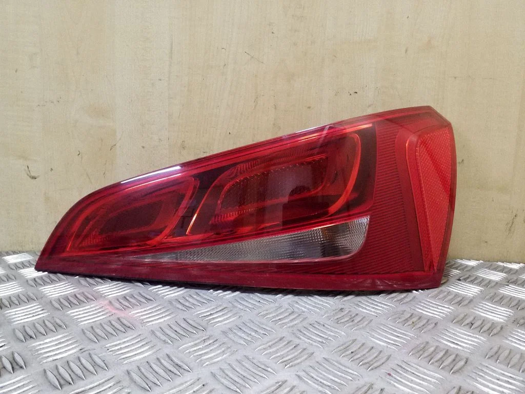 Lampa tylna w klapie – Audi Q5 SQ5 8R (2008-2017)