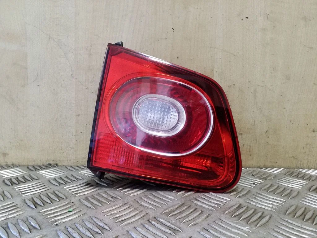 Tailgate rear/tail lights 5N0945093C