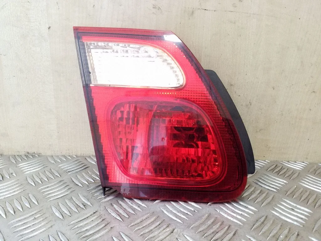 Tagatuli luugil – Nissan Almera N16 (2000-2010), vasak