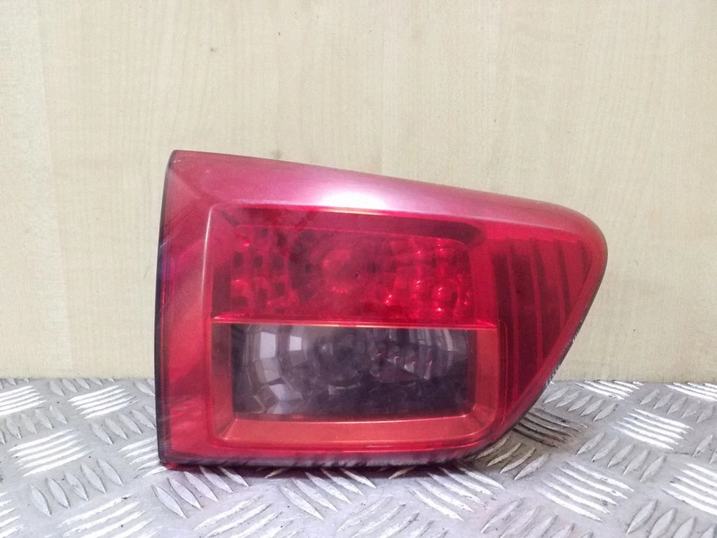 Tailgate rear/tail lights 1146379L