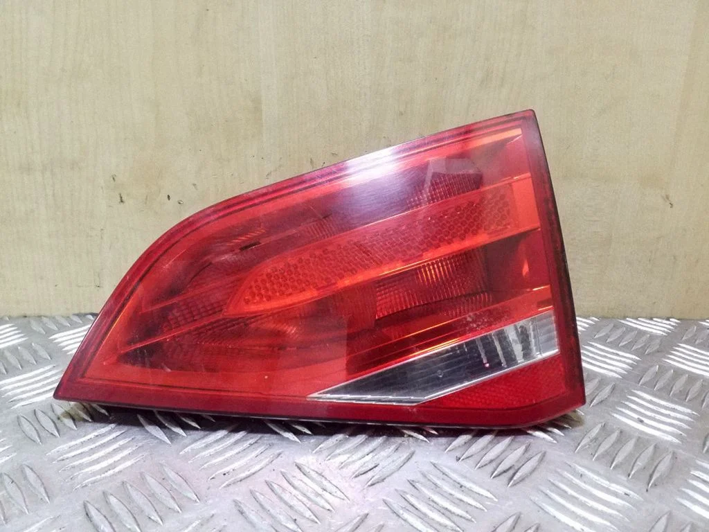 Tailgate rear/tail lights 8K5945094D