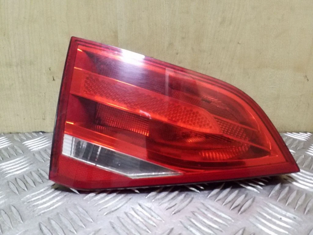 Tailgate rear/tail lights 8K5945093D