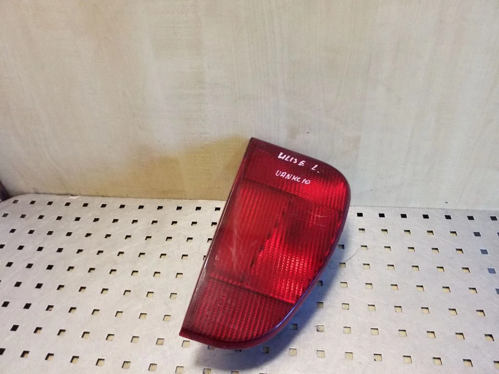 Tailgate rear/tail lights – left