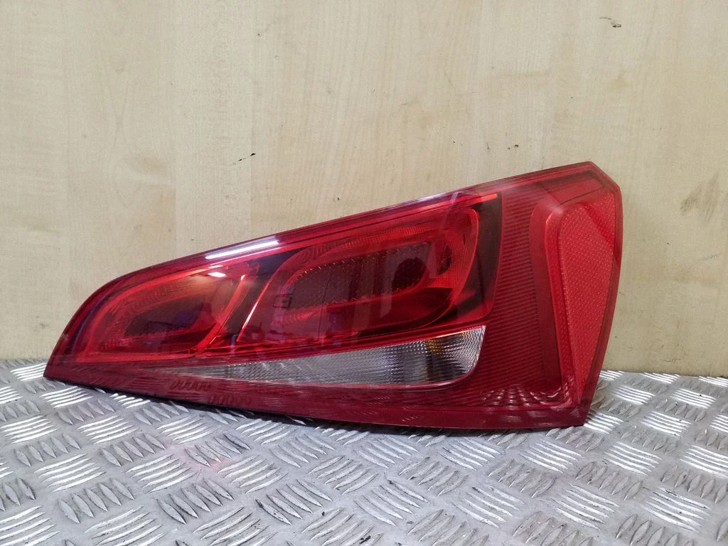 Lampa tylna w klapie – Audi Q5 SQ5 8R (2008-2017)