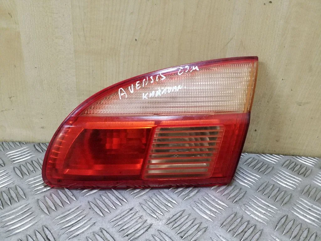 Tailgate rear/tail lights – right