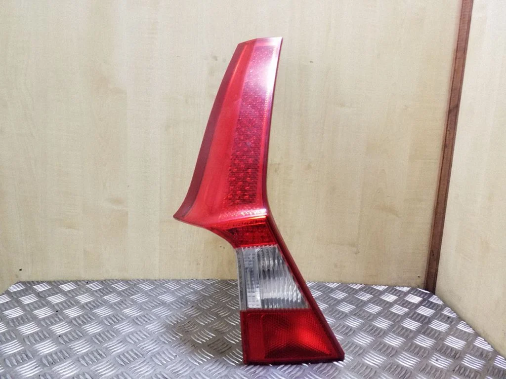 Lampa tylna w klapie – Volvo XC70 (2008-2013)