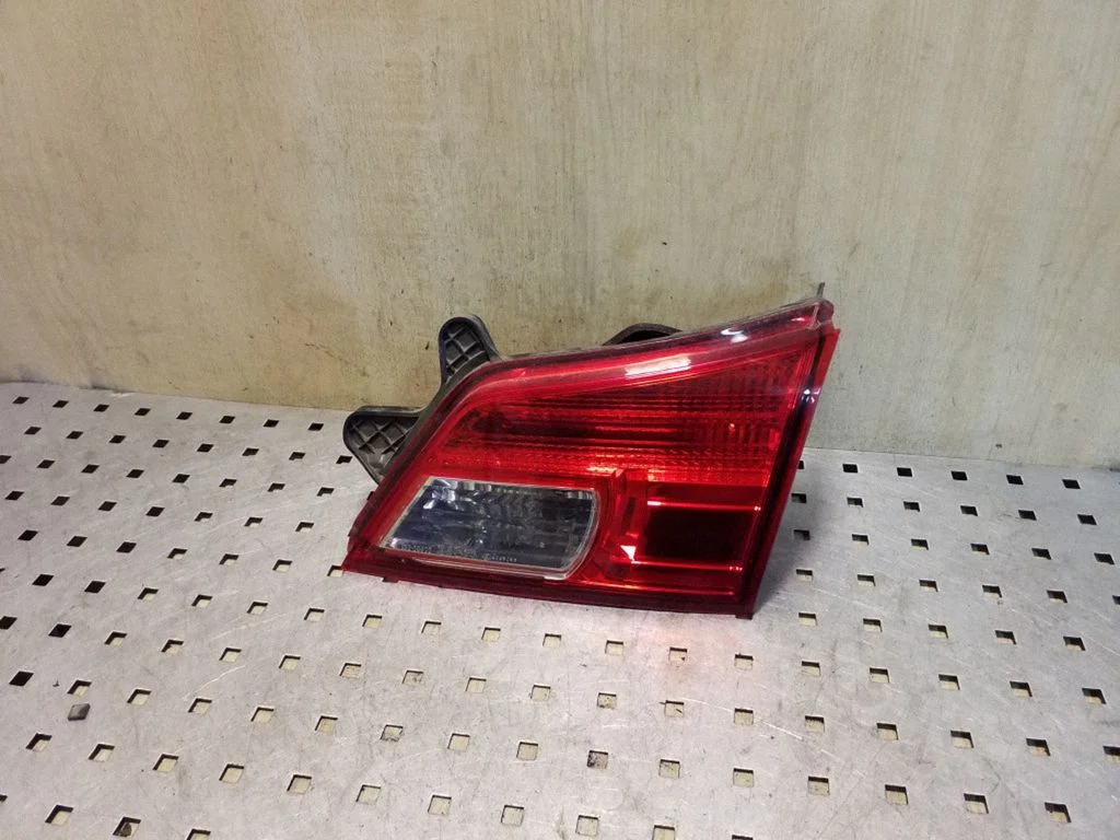 Tailgate rear/tail lights 13220072