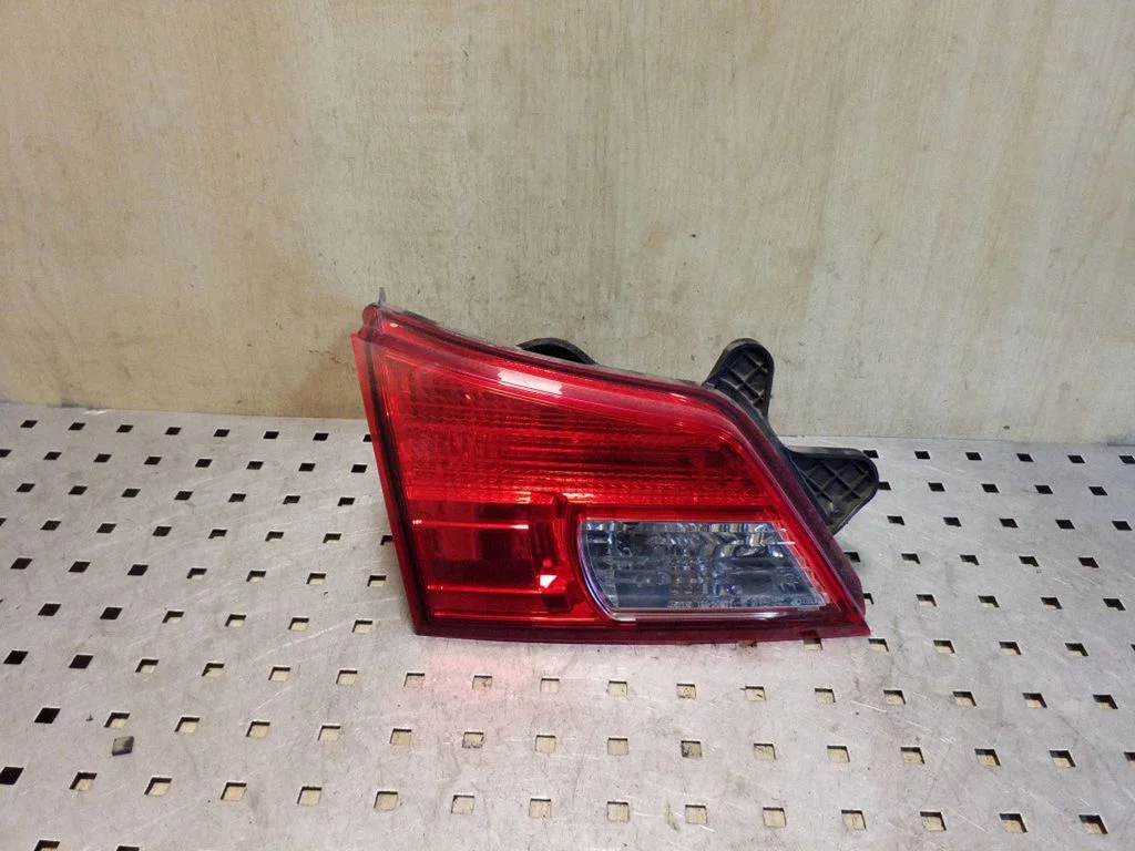 Tailgate rear/tail lights 13220072