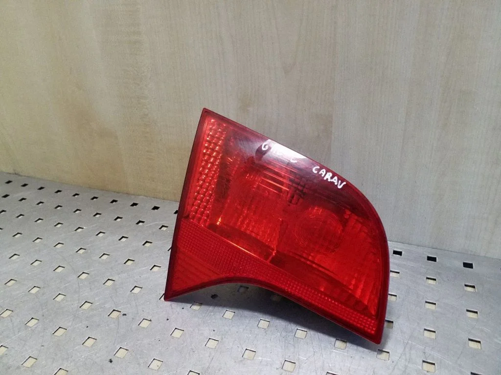 Tailgate rear/tail lights 8E9945093