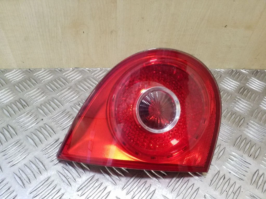 Tailgate rear/tail lights 1K6945093G