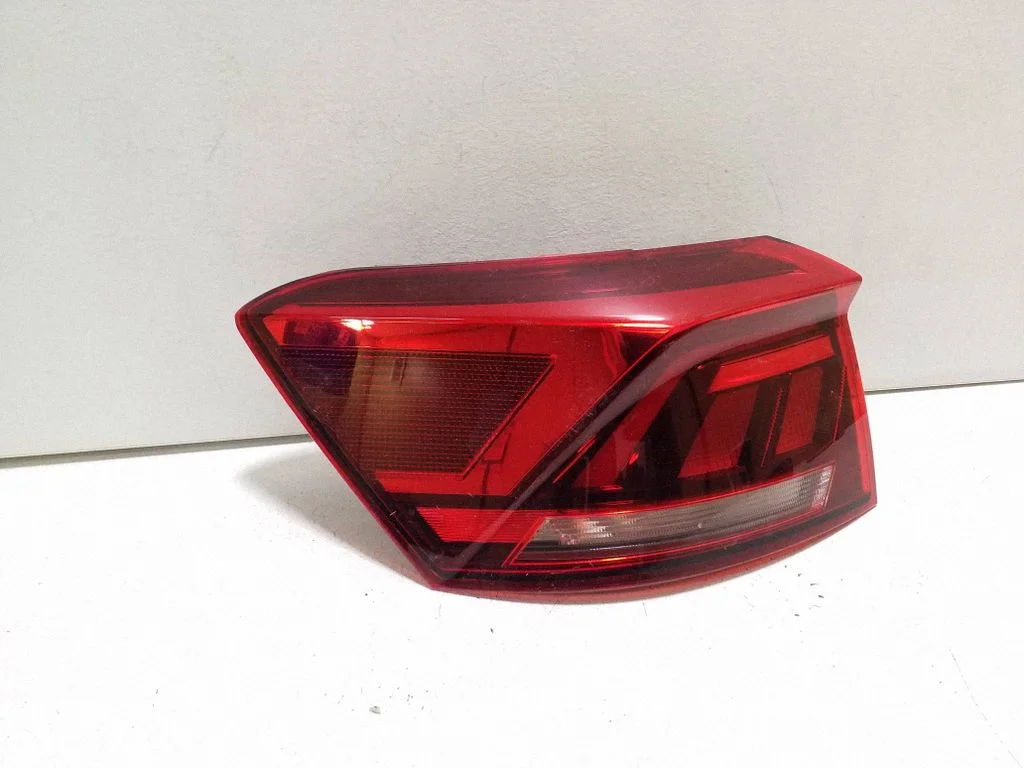 Rear/tail lights 2GA945095D
