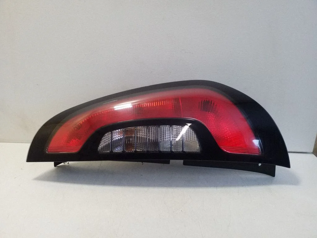 Rear/tail lights 92402B2030