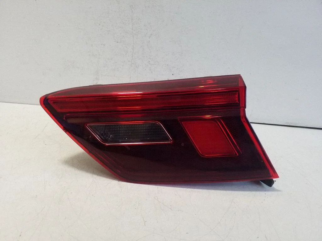 Rear/tail lights 5NA945094G