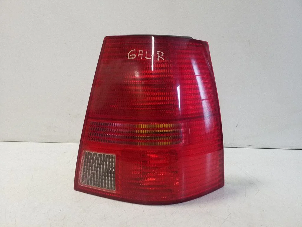 Rear/tail lights 1J9945075M