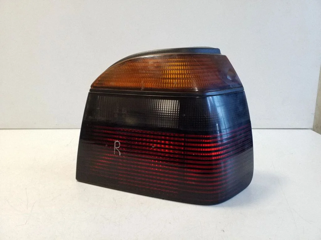 Rear/tail lights 1H6945112B