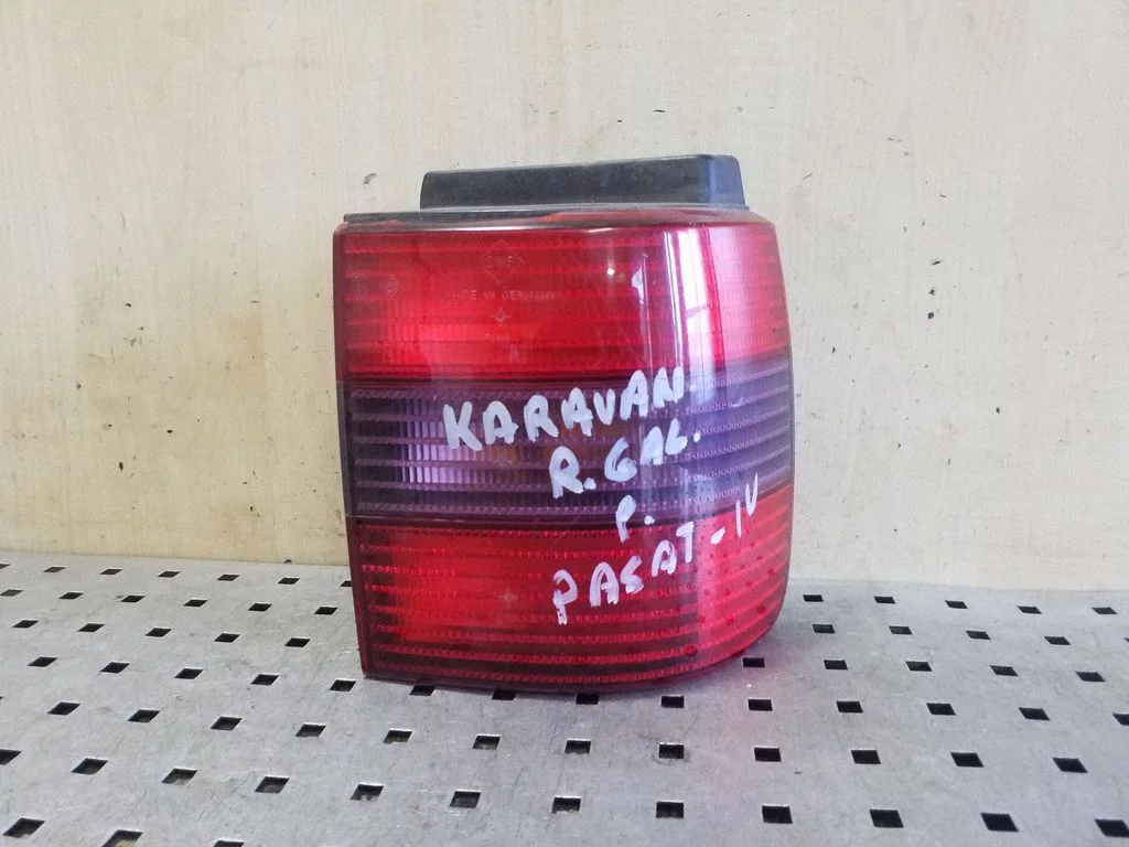 Rear/tail lights 3A9945112B – Volkswagen Passat B4 (1994-1996)