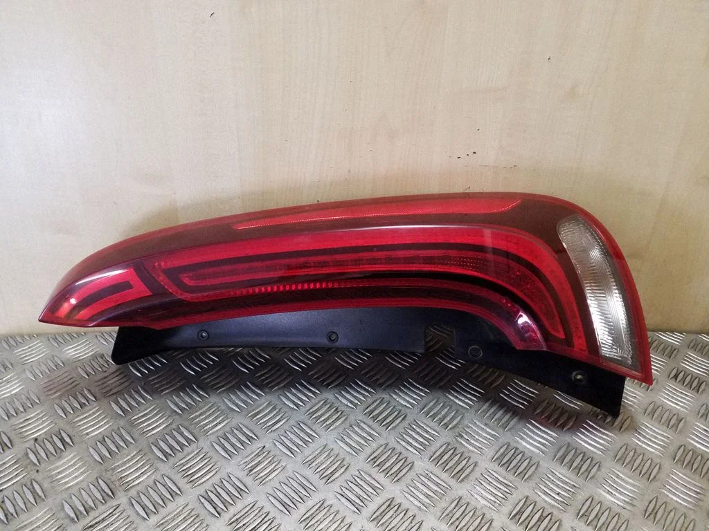 Rear/tail lights 92402K0