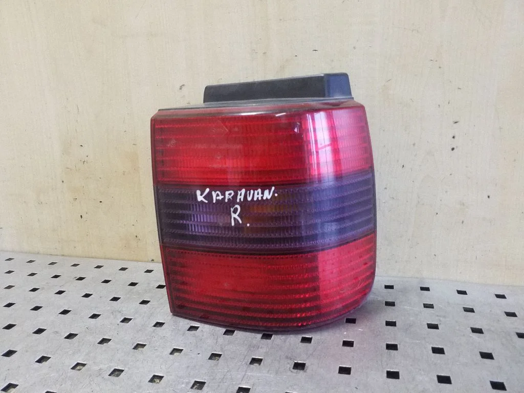 Rear/tail lights 3A9945112B – Volkswagen Passat B4 (1994-1996)