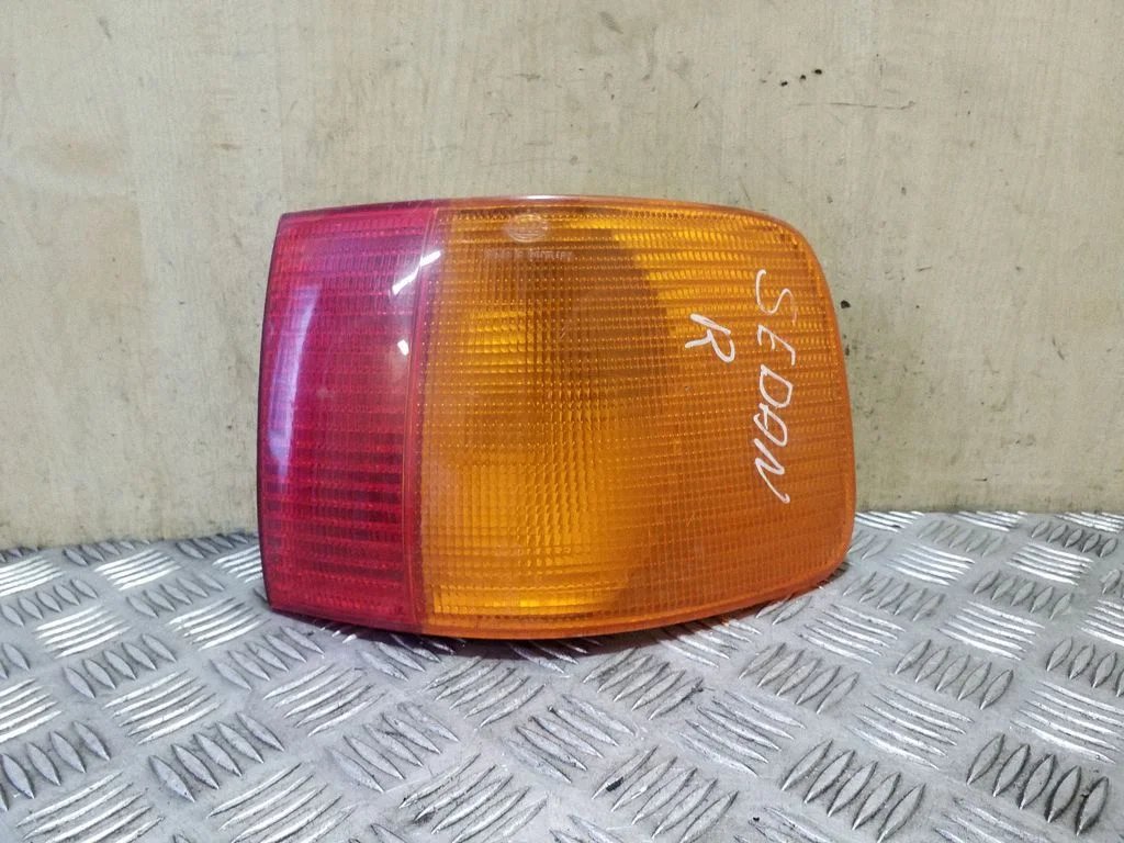 Rear/tail lights 4A5945096