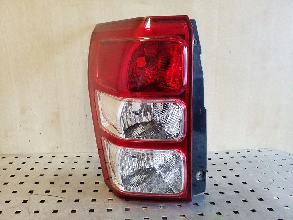 Rear/tail lights – left