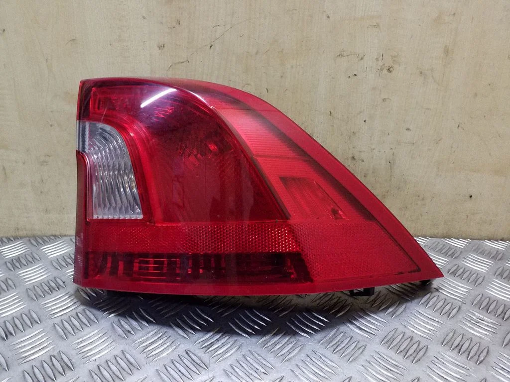 Tagatuli keres 30796268 – Volvo S60 (2011-2013)