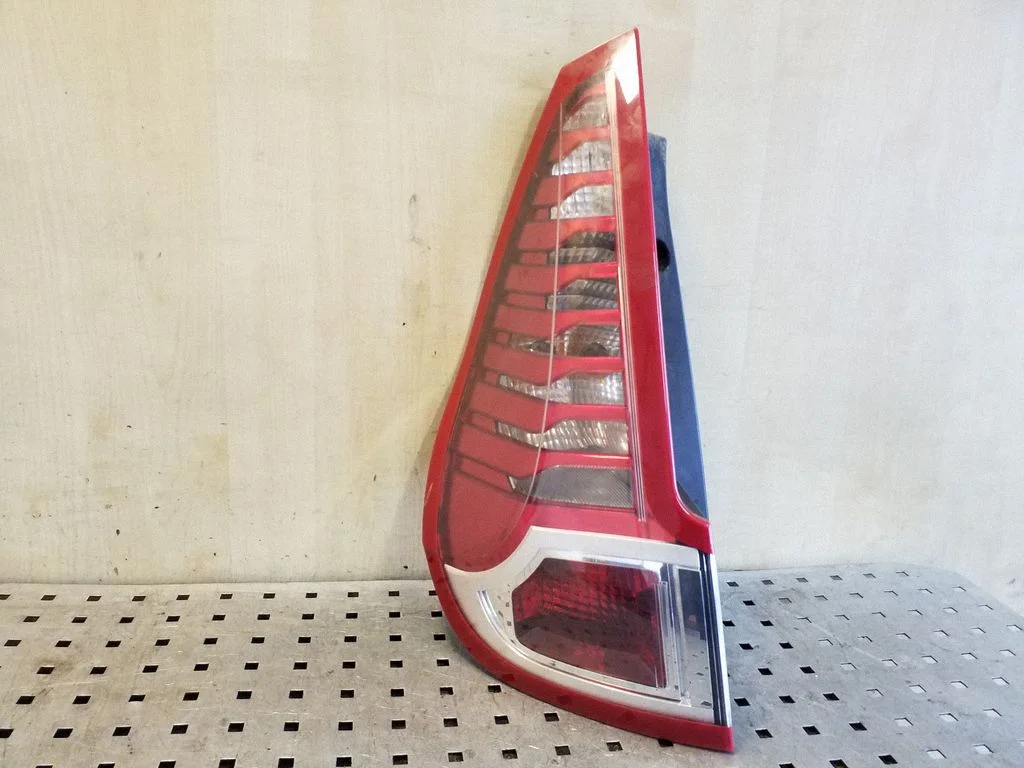 Rear/tail lights 265550013R