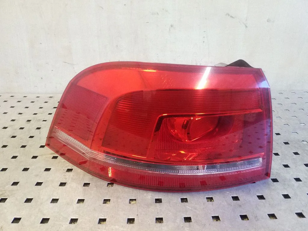 Rear/tail lights 3AF945095A – Volkswagen Passat CC (2008-2016)