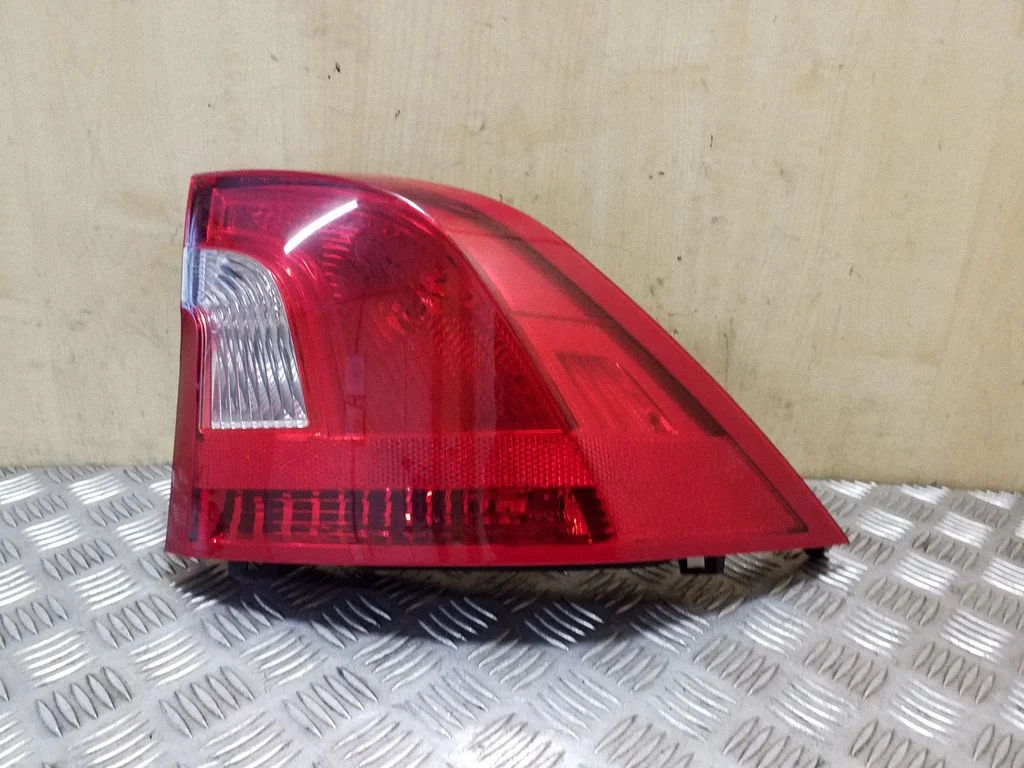 Tagatuli keres 30796268 – Volvo S60 (2005-2010)