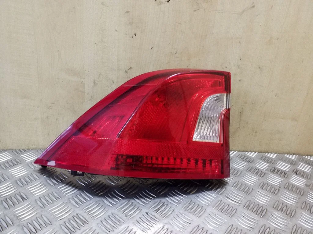 Tagatuli keres 30796267 – Volvo S60 (2005-2010)