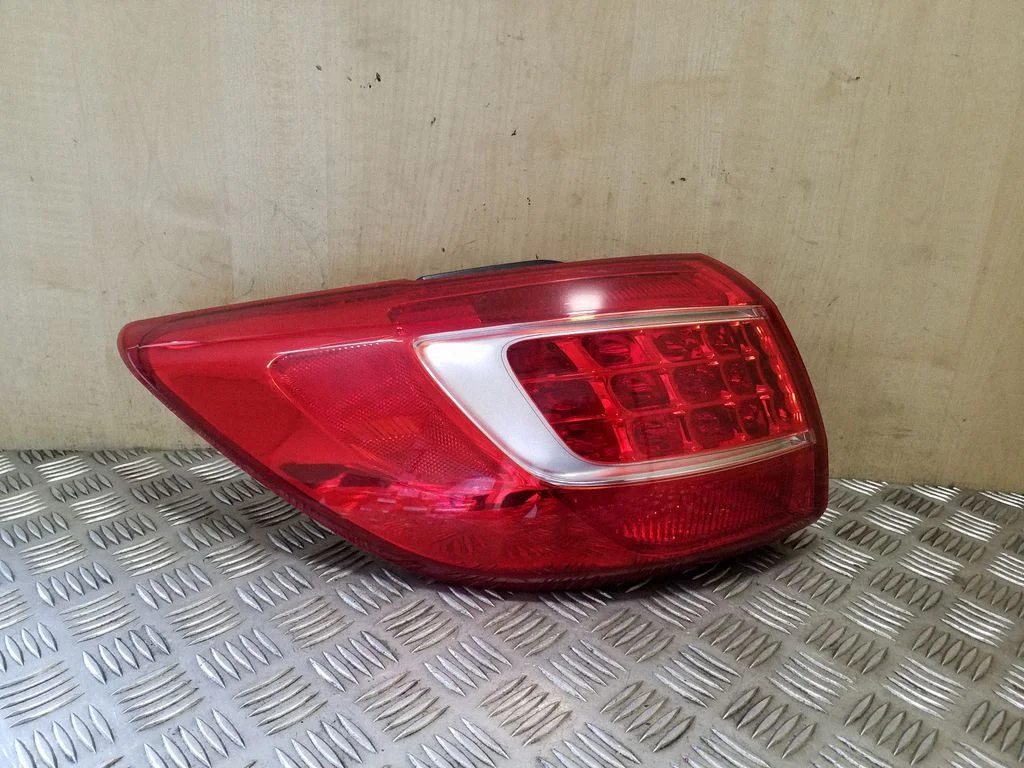 Rear/tail lights 924013W0