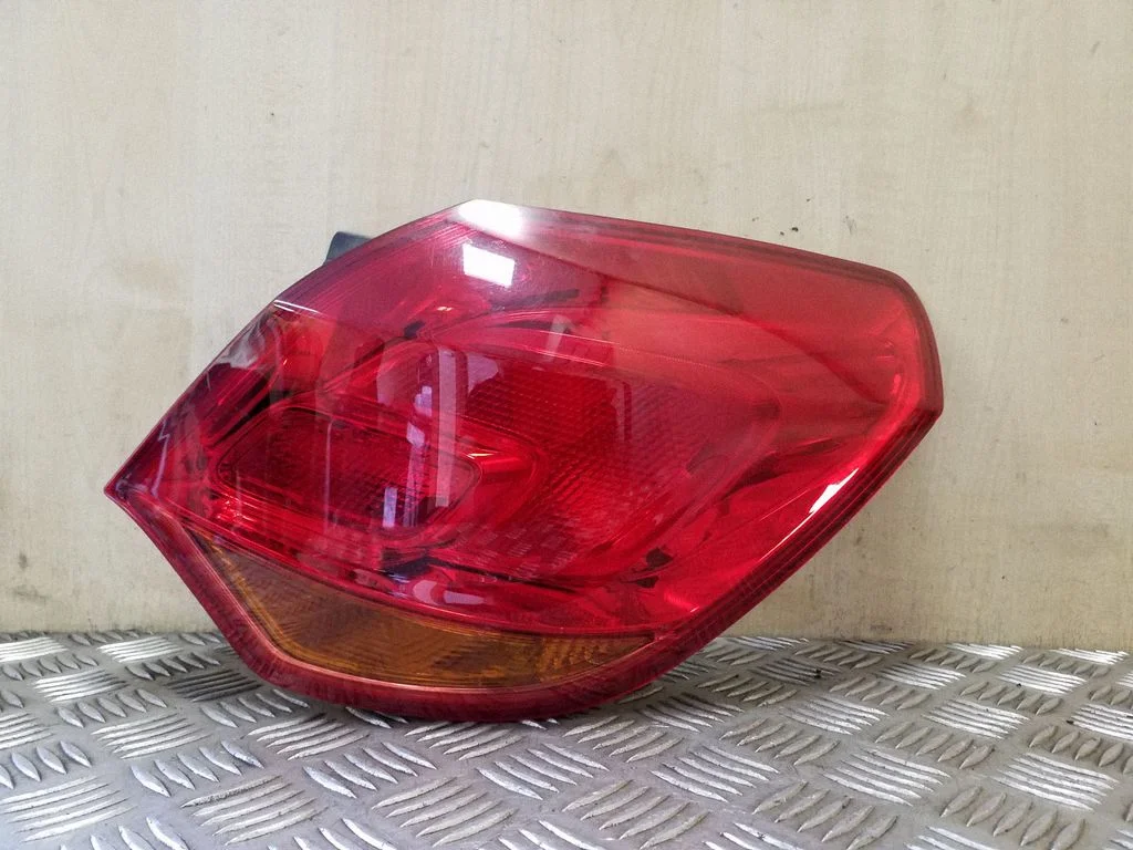 Lampa tylna w błotniku – prawa