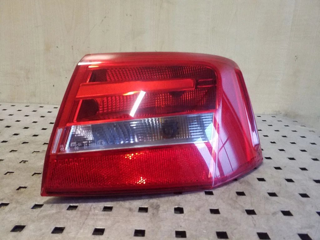 Lampa tylna w błotniku 4G5945096 – Audi A6 S6 C7 4G (2011-2018)